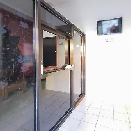 Отель Good Sleep Balikpapan Mitra Reddoorz Экстерьер фото