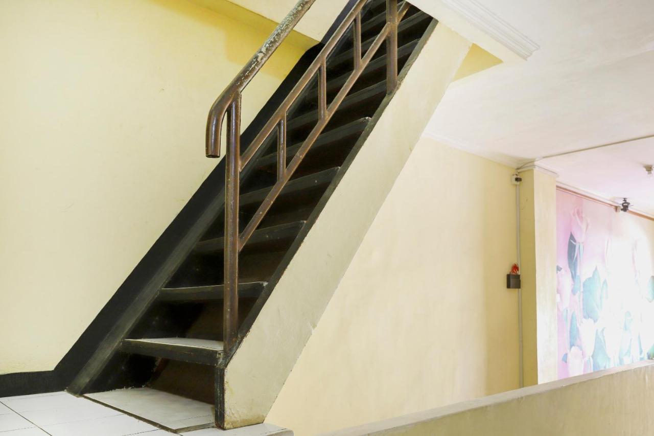 Отель Good Sleep Balikpapan Mitra Reddoorz Экстерьер фото