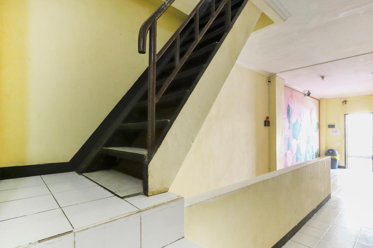 Отель Good Sleep Balikpapan Mitra Reddoorz Экстерьер фото