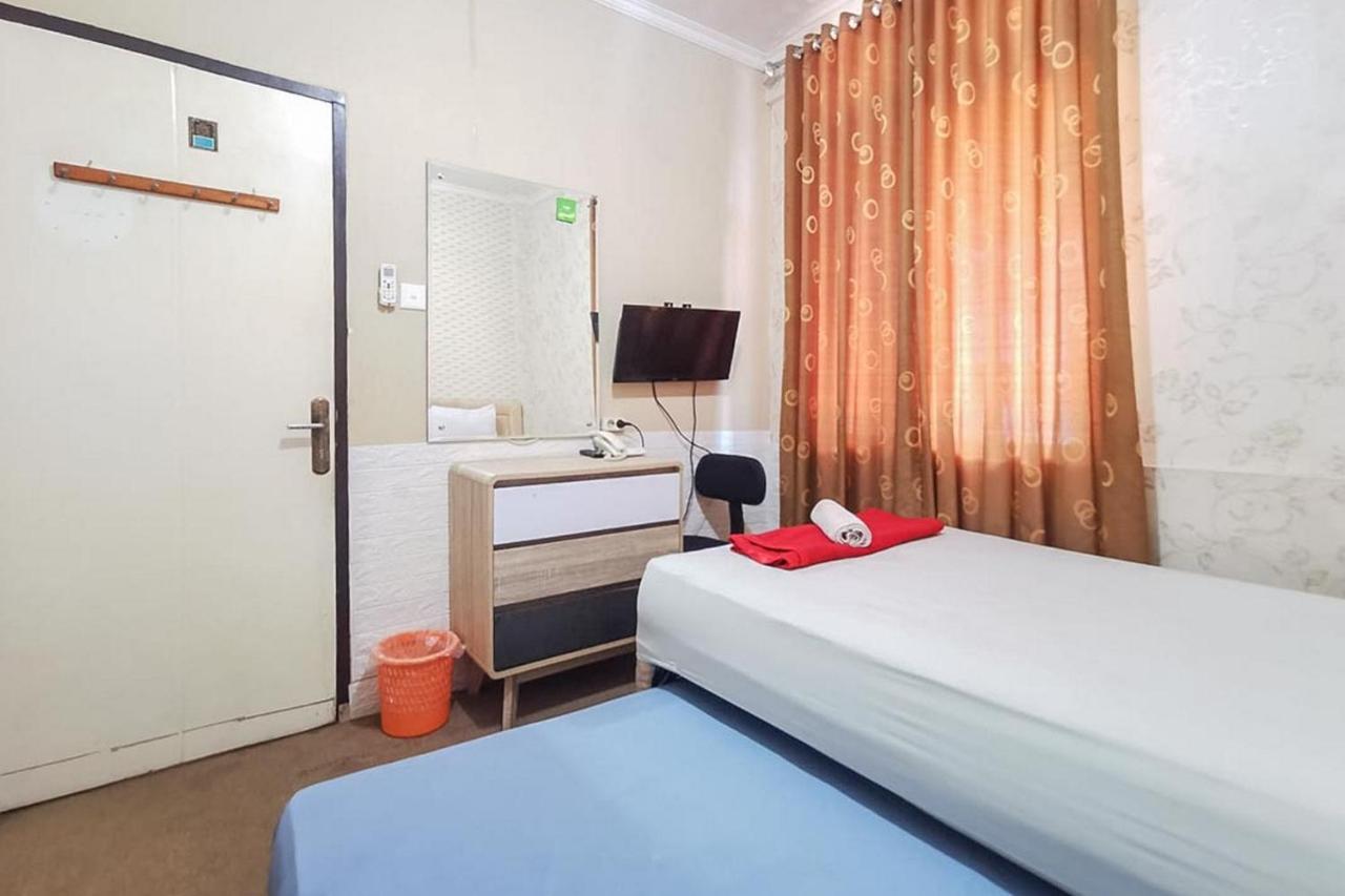 Отель Good Sleep Balikpapan Mitra Reddoorz Экстерьер фото