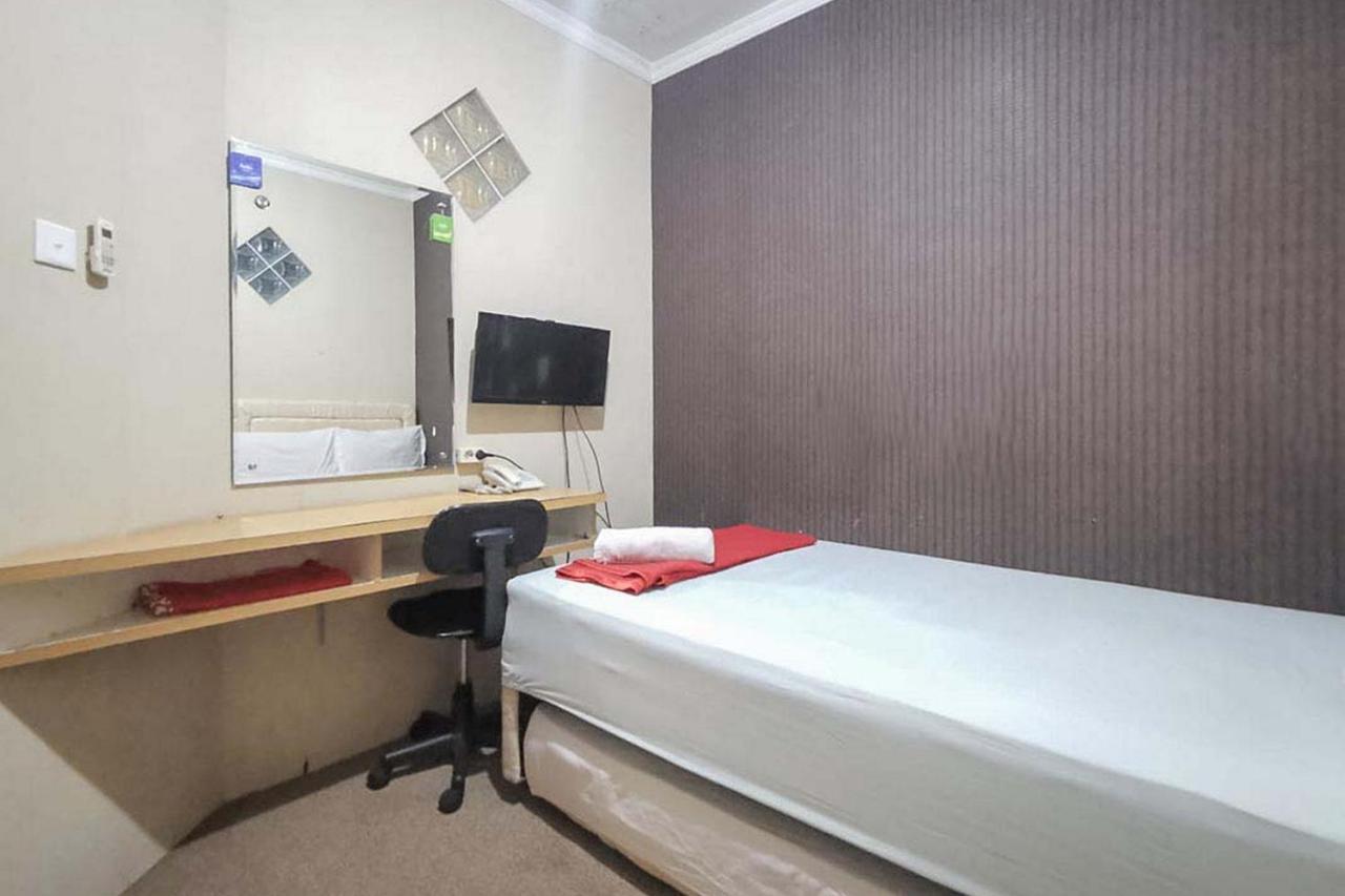 Отель Good Sleep Balikpapan Mitra Reddoorz Экстерьер фото